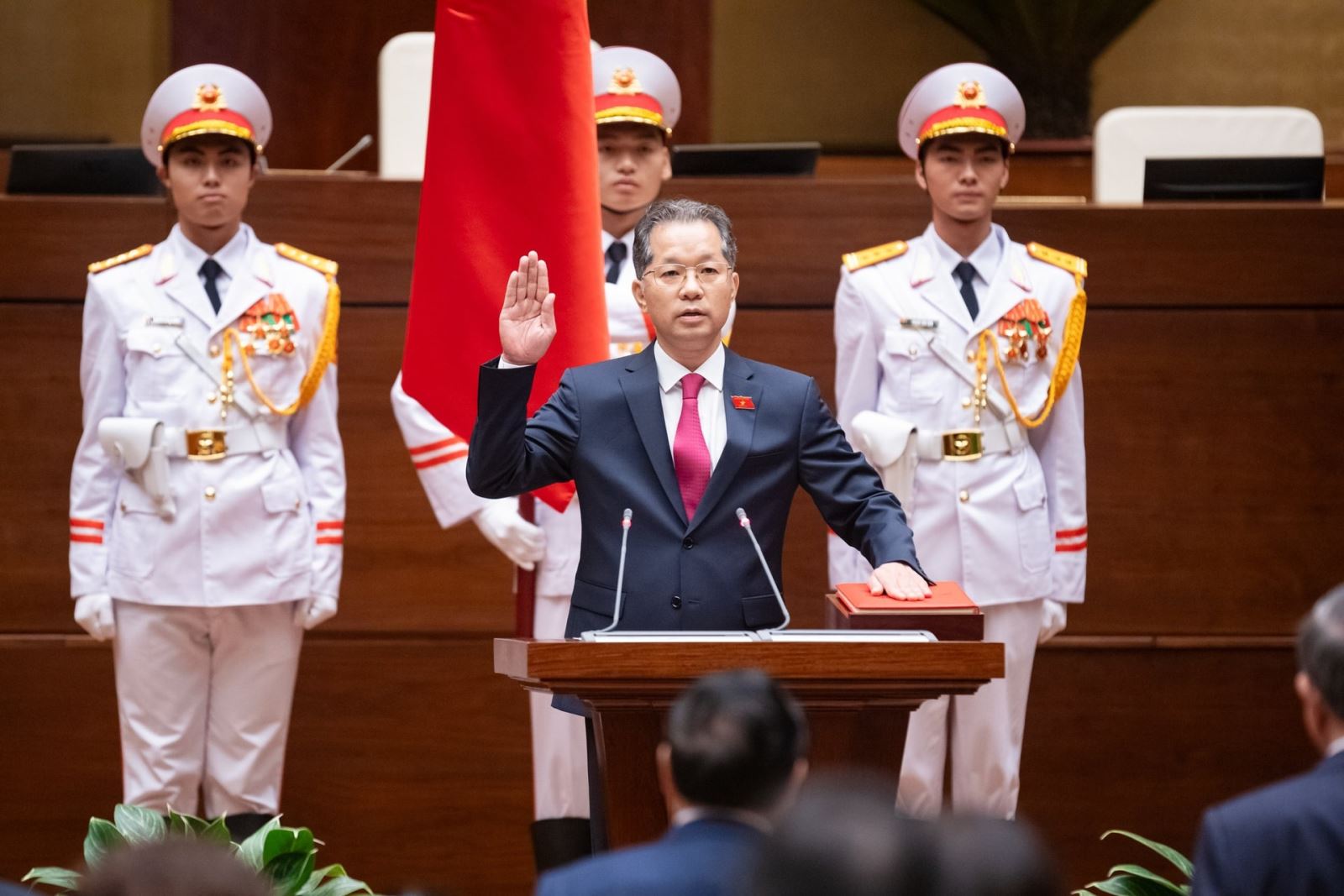 Chuẩn mực đạo đức trong quản trị quyền Tư pháp - Bình luận quy tắc ứng xử của Tòa án Tối cao 