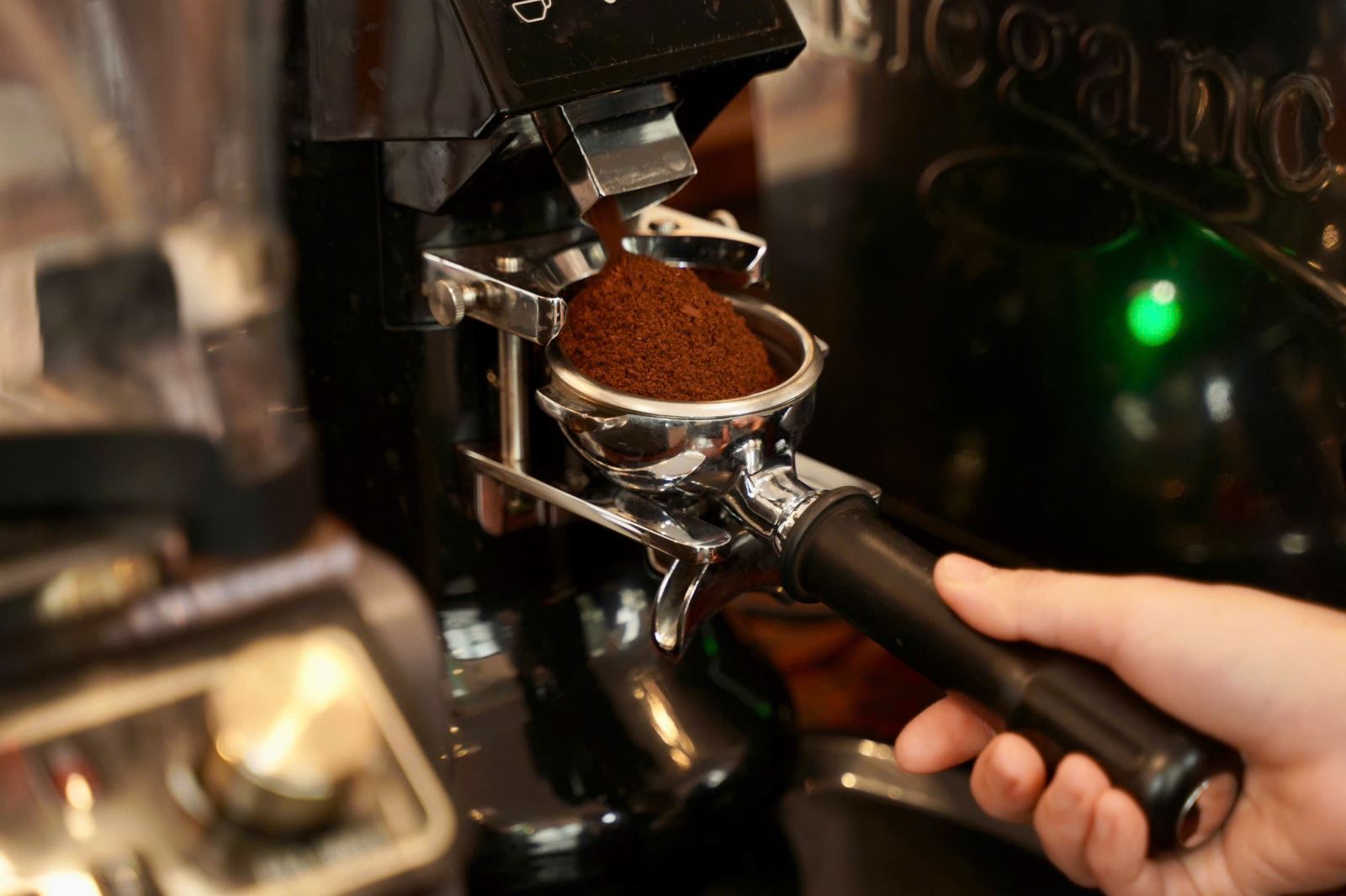 Mười lăm năm, nghề luật  và những giọt đắng chưa từng phản bội 